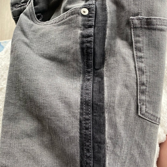 J Crew Vintage Straight Jean With Released Side Seams - Picture 12 of 12